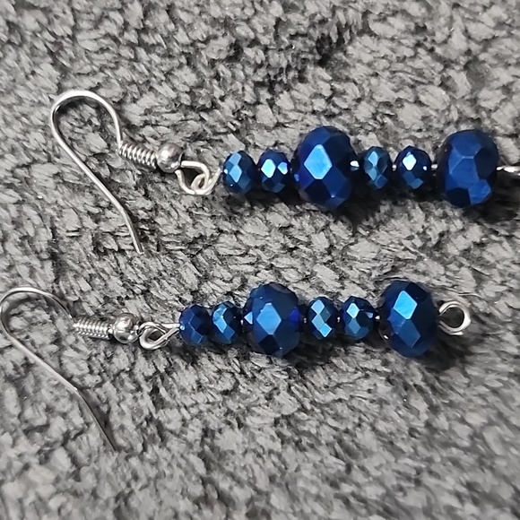 Elegant Blue Crystal Beaded Necklace & Earring Set - Picture 4 of 4